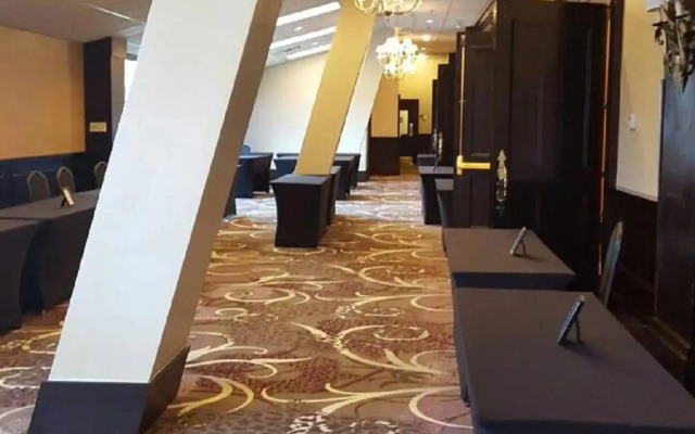 APA Hotel Woodbridge