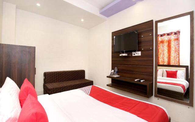 OYO 8664 Hotel 1st Choice