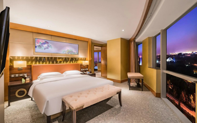Lake View Hotel