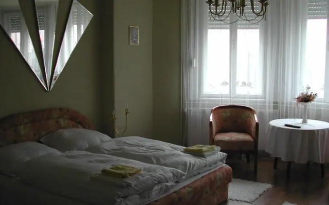 Kont Panzió és Apartmanházak