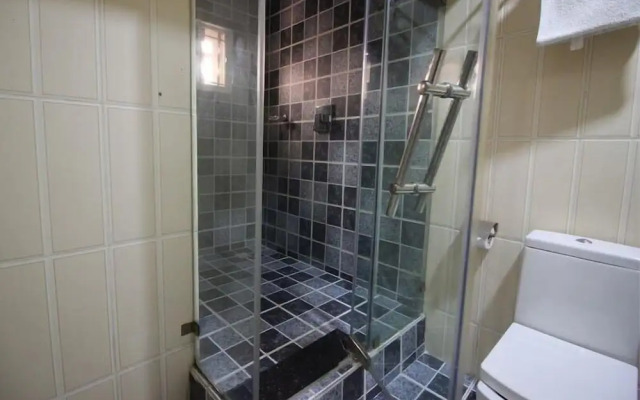 Le Eldera Hotel