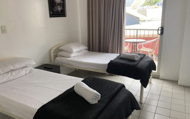 Airlie Waterfront Motel Accommodation
