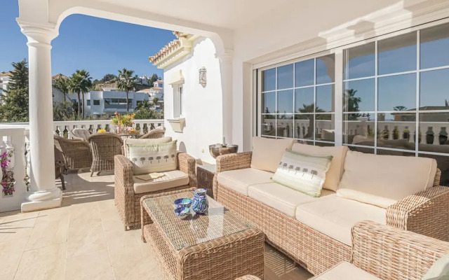 Luxury Family Escape Golf & Pool Retreat