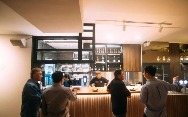 Central 65 Hostel & Cafe