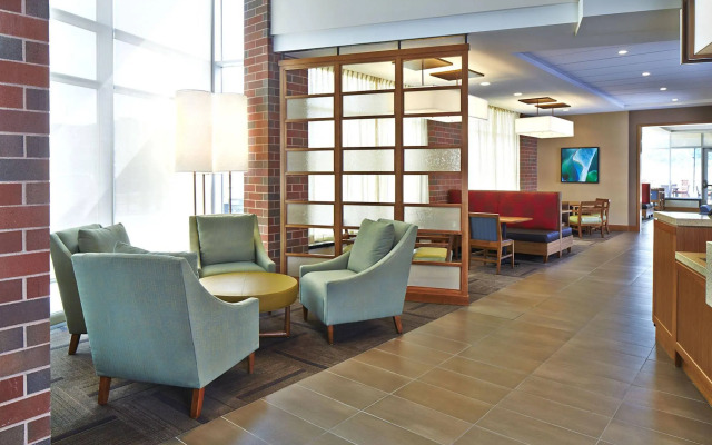 Hyatt Place Lansing - East