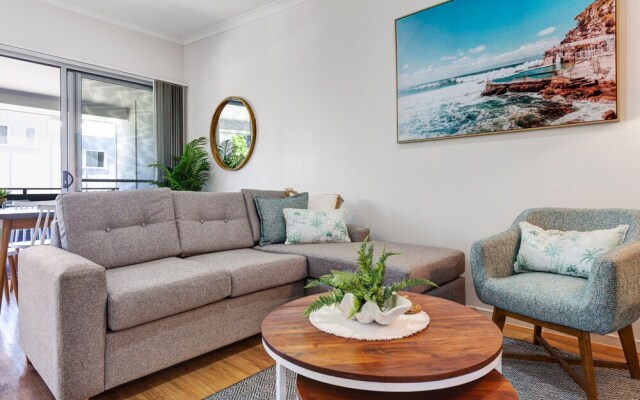 MARJ12- Stylish and Spacious Apartment