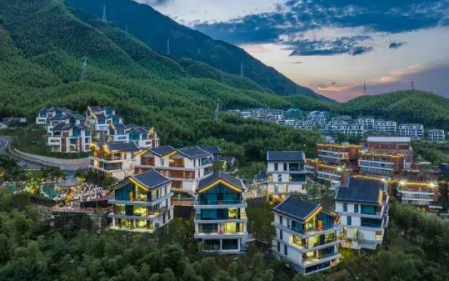 Banshanyinzhu Panda Hotel