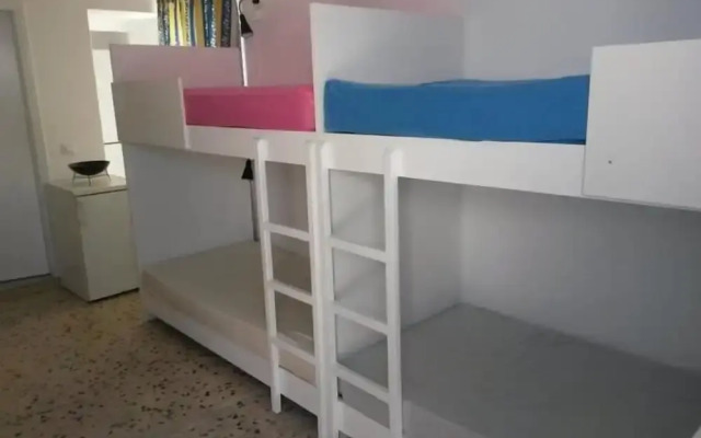 Fira Backpackers Place
