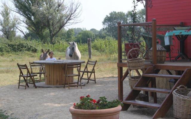 La roulotte "Les Saintes"