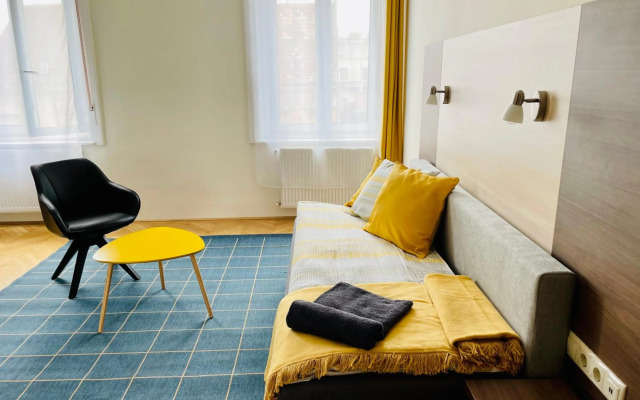 Frank & Fang Apartments MK1