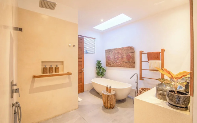 Luxury 4BR Haven, Steps to Canggu's Beach Elegance