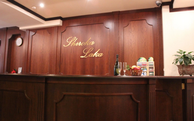 Shiroka Laka Hotel