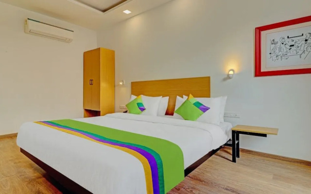 Chs Medanta by Treebo Rooms