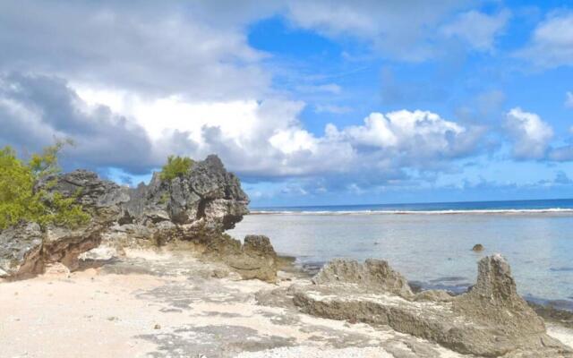 Hiti Tikehau, the ocean side bungalow