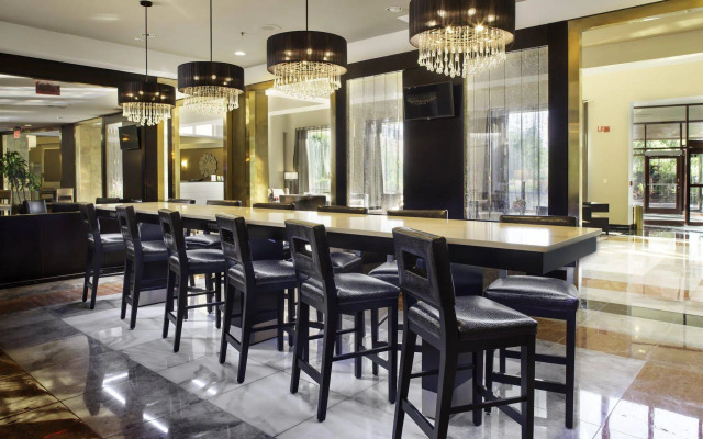 DoubleTree by Hilton New York LaGuardia Airport