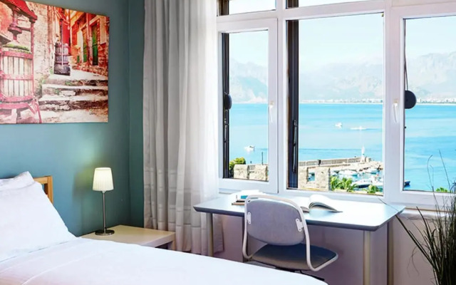 Nazende_beautiful Sea View Flat in Lovely Old Town