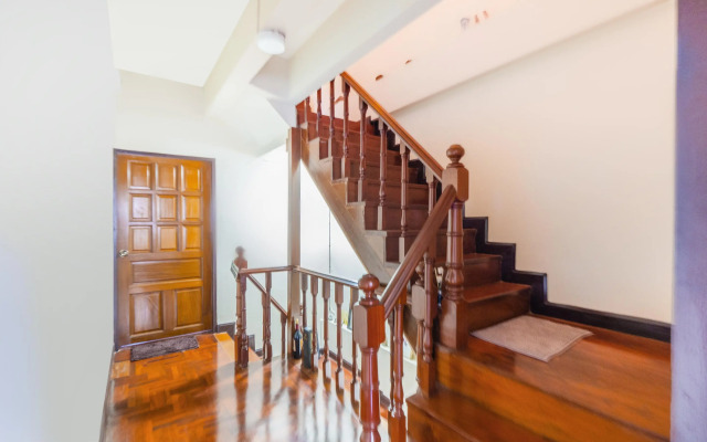 Chom's House at Sapanmai by Oyo Rooms