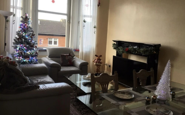 Fantastic 2 Bedroom Apartment Next to Green Park