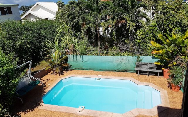 Apartment with 2 Bedrooms in Baie-Mahault, with Pool Access, Furnished Terrace And Wifi - 15 Km From the Beach