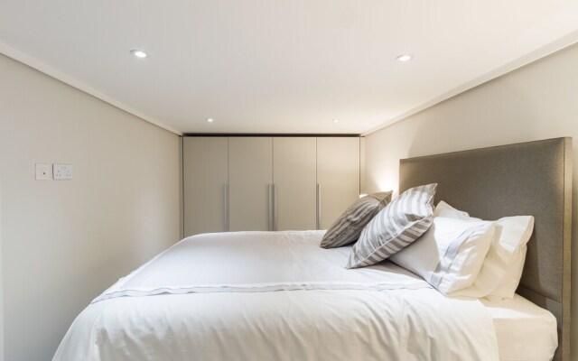 7 41 Luxurious 1 Bed Apt in Notting Hill