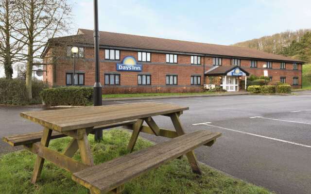 Days Inn by Wyndham Michaelwood M5