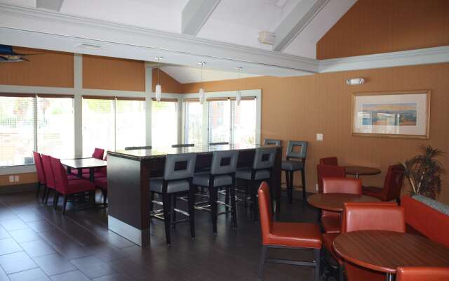 SenS Suites Livermore, SureStay Collection by Best Western