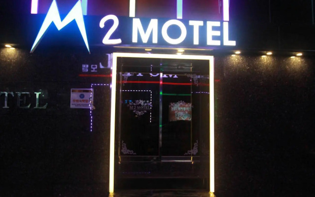 M2 motel