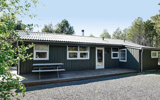 Cozy Holiday Home in Albaek near Sea