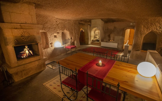 Asmali Cave House