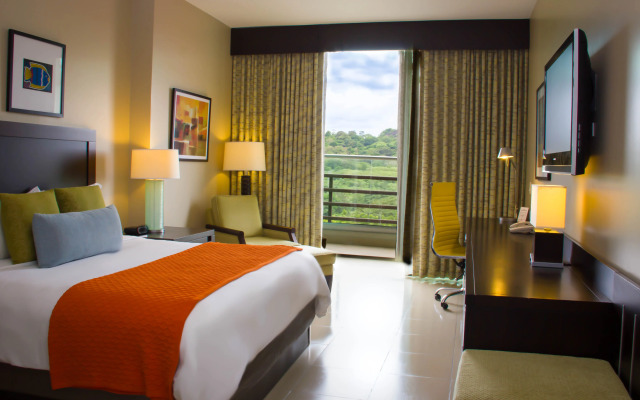 Summit Rainforest & Golf Resort