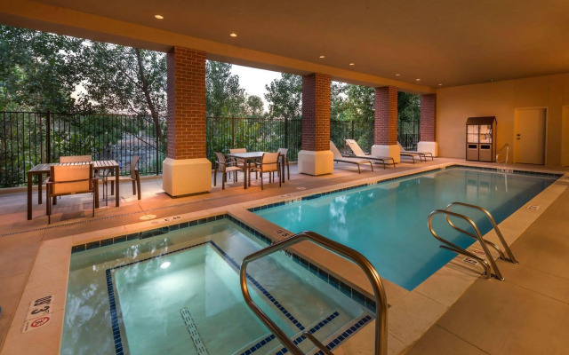 Courtyard Reno Downtown/Riverfront