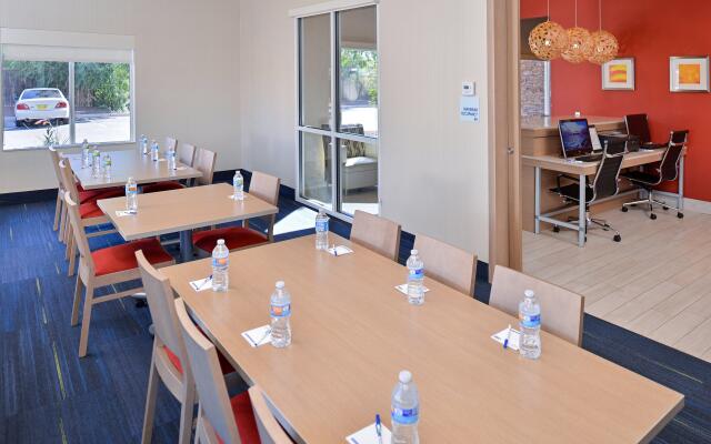 Holiday Inn Express Bernalillo by IHG
