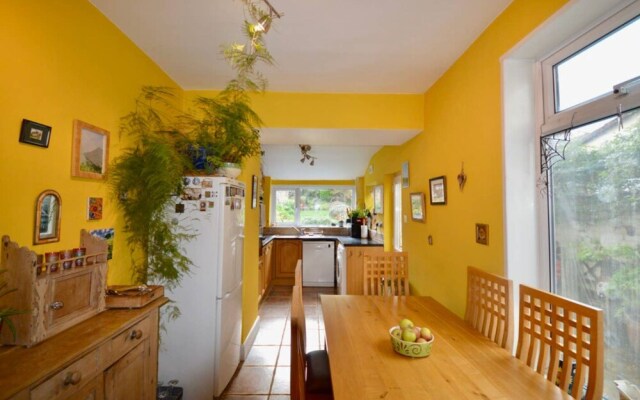 Eclectic Home In Trendy Bristol Suburb