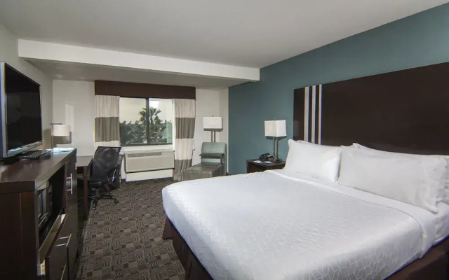 Quality Inn & Suites North- Legoland Area