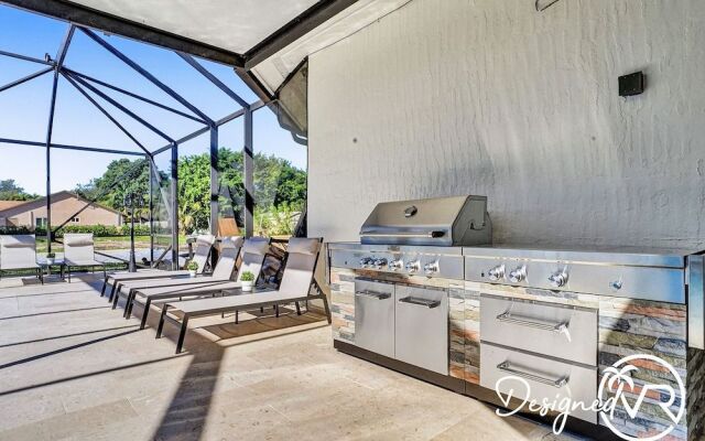 Luxurious 8BR Family Estate with Pool