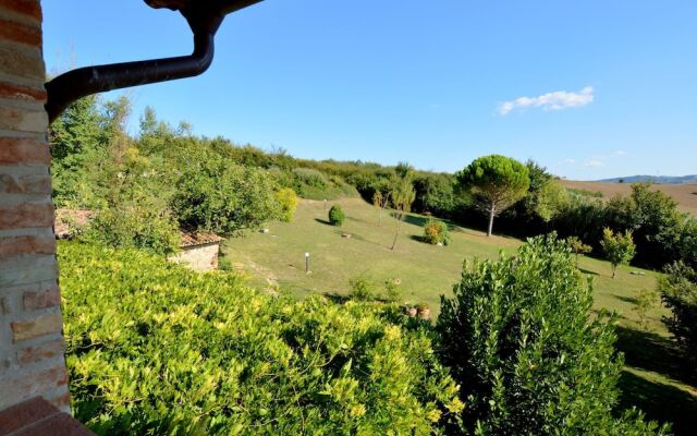 Spacious Holiday Home in Umbria With Private Pool