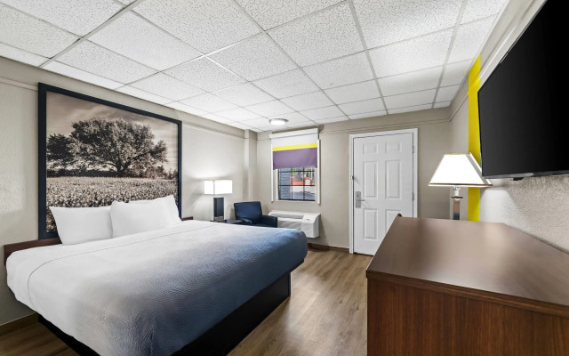 Super 8 by Wyndham Fredericksburg