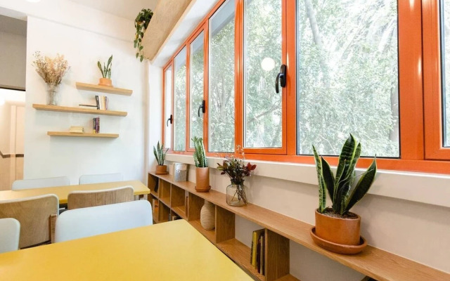 Casai Gorgeous 2 BR Apt With Rooftop