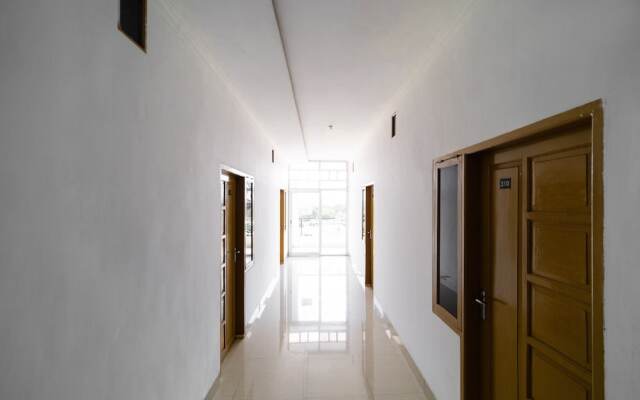 RedDoorz near Makassar Town Square 2
