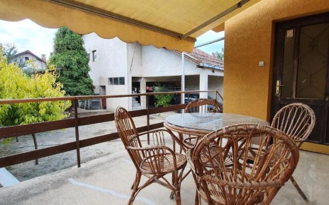 Guesthouse Stojanović