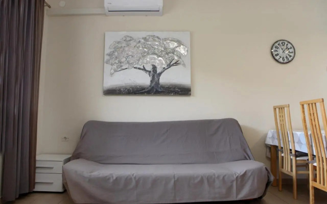 Spacious Izola Apartment SL