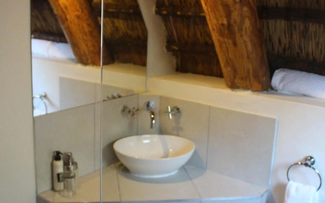 Ko-Ka Tsara Bushcamp