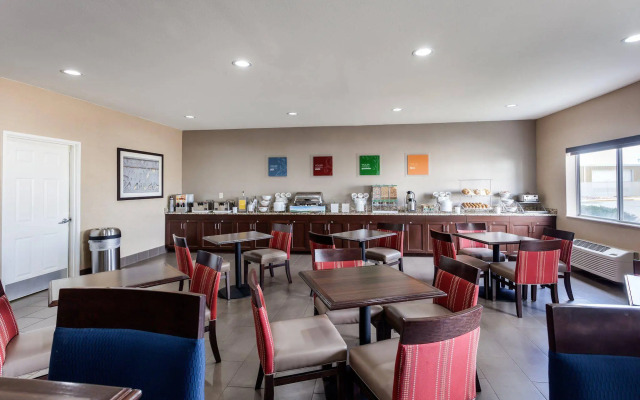 Comfort Suites Lincoln North