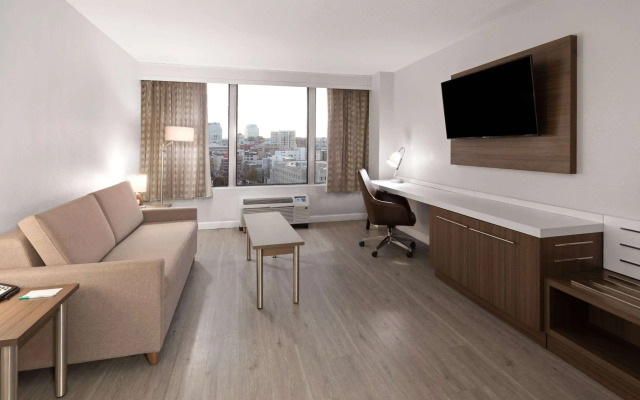 Wyndham Garden Norfolk Downtown