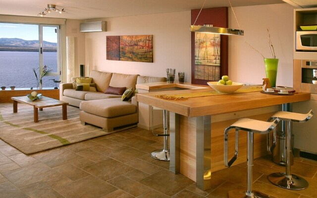 Luxury 2-Bedr Apt Amazing Views AT1