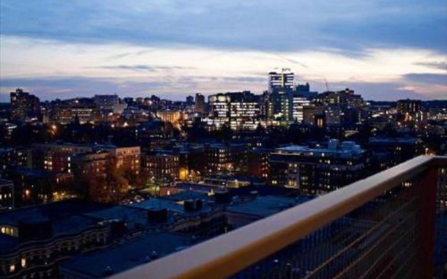 Global Luxury Suites at Kenmore Square