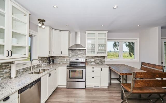 Niagara Vineyard Contemporary