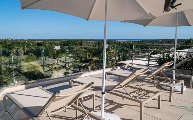 Flamboyan Hotel & Residences