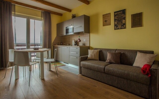 Cascina Tumas Orta Lake