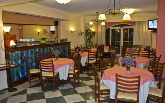 Venardos Hotel